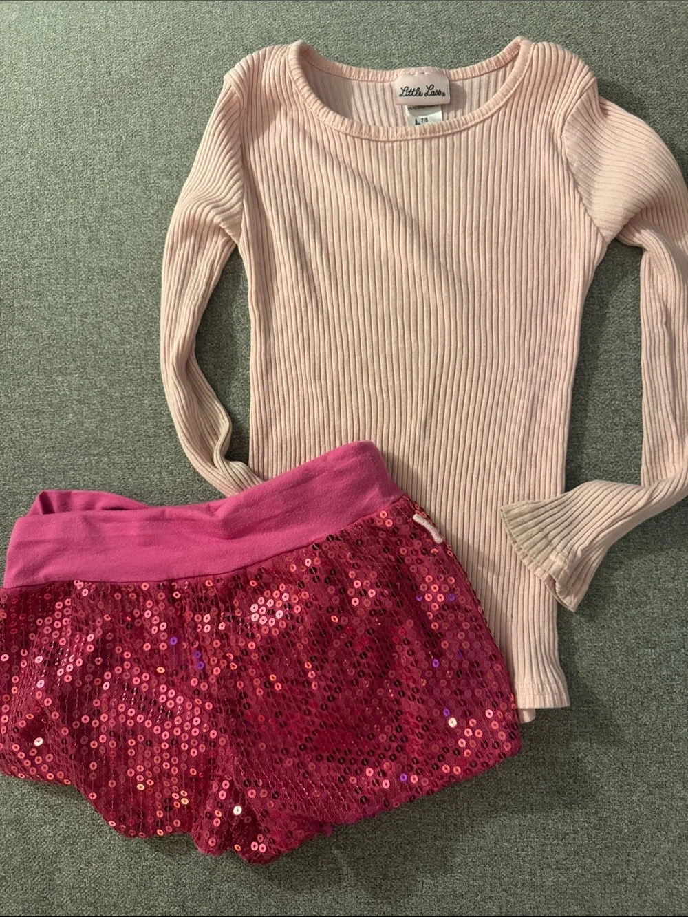 5/$15- Girl’s bundle size medium